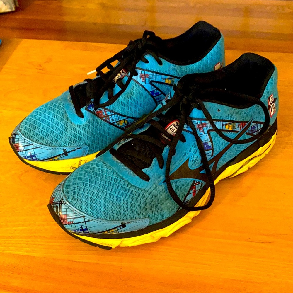 Mizuno Wave Inspire 10 Anniversary Edition Running Shoes size 10